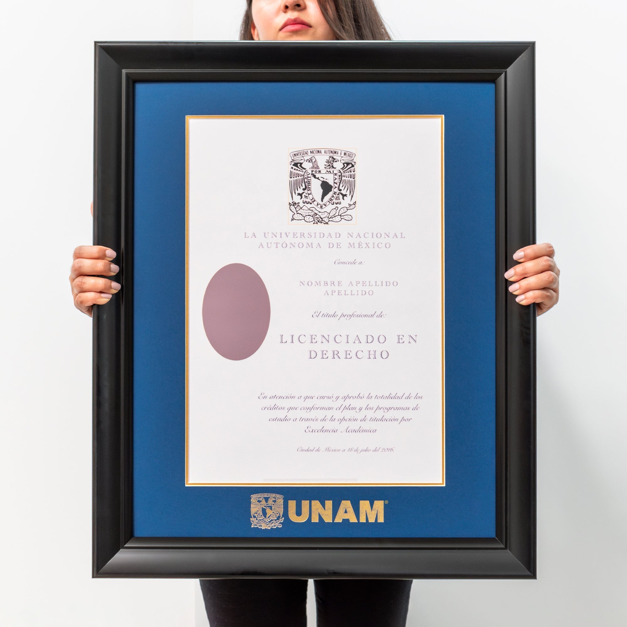 ¿Por qué enmarcar tu título universitario?