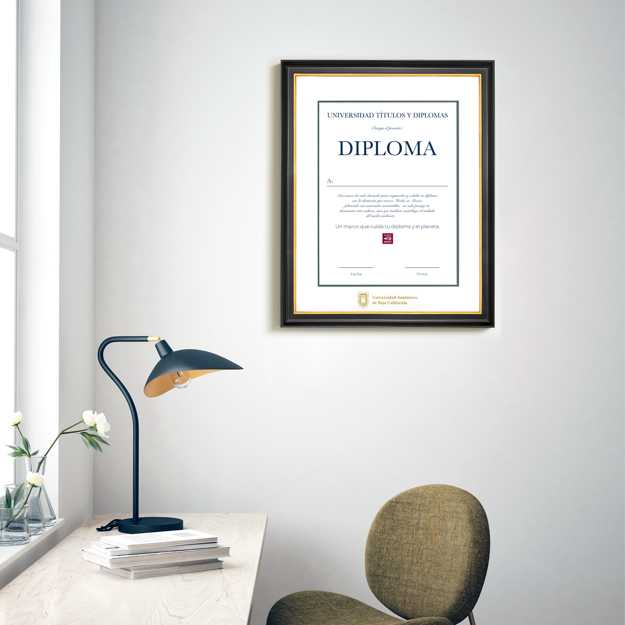 Diploma oficial UABC Marco negro con filo dorado