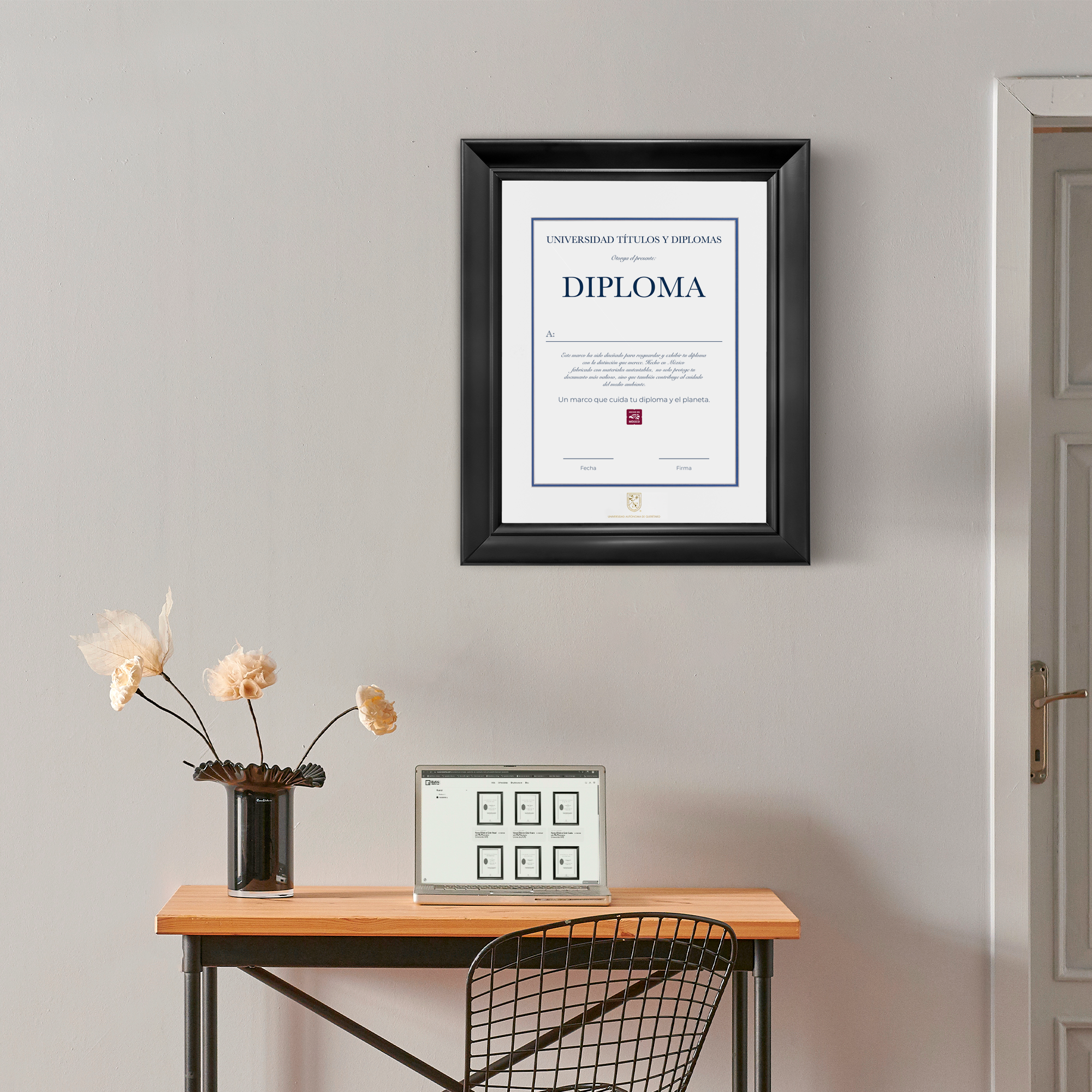 Diploma oficial UAQ Marco color negro