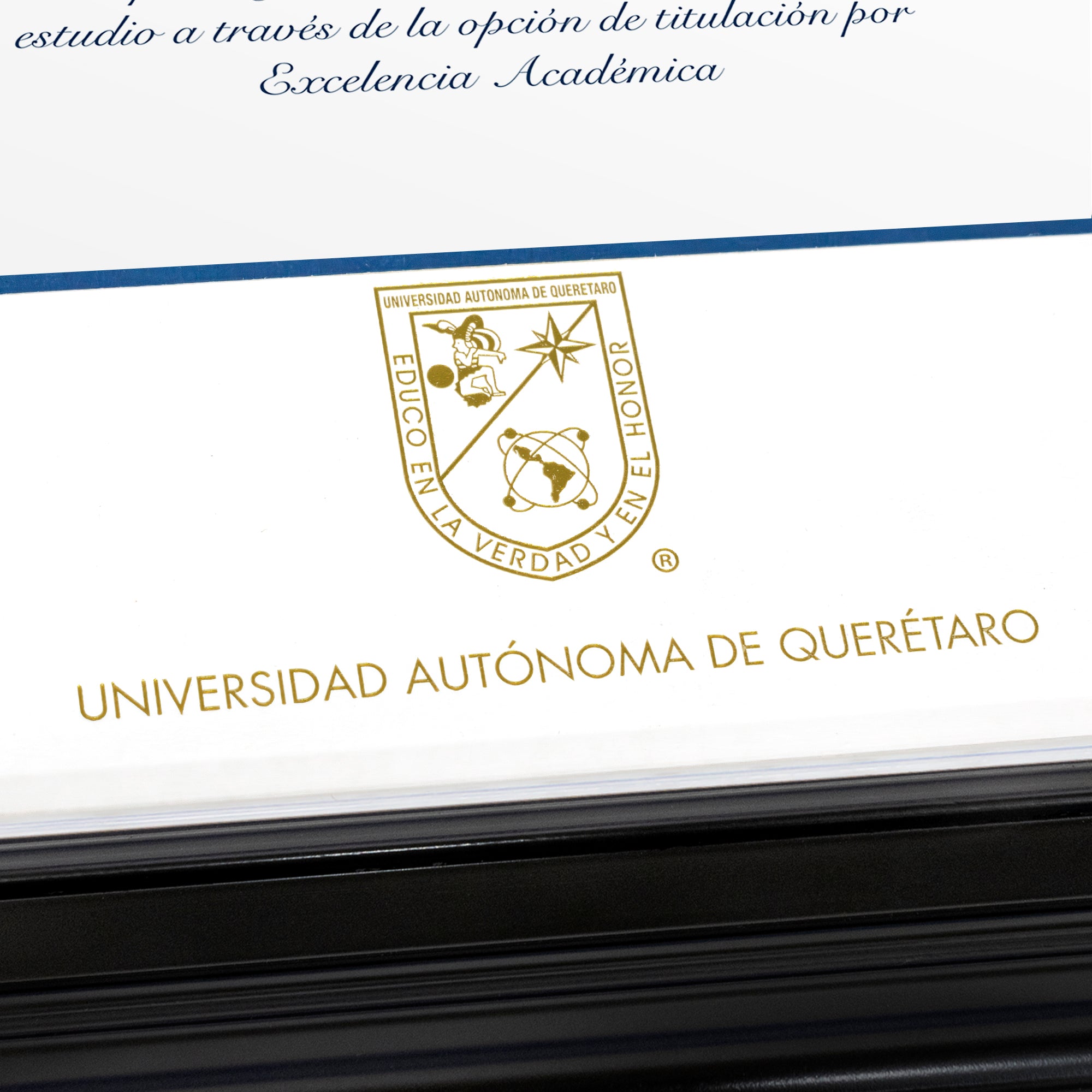 Marco Oficial en Color Negro con Filo Plata para Universidad UAQ