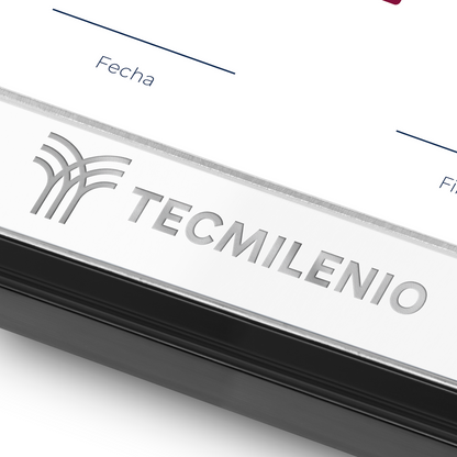 Diploma oficial Tecmilenio Marco negro con filo plateado