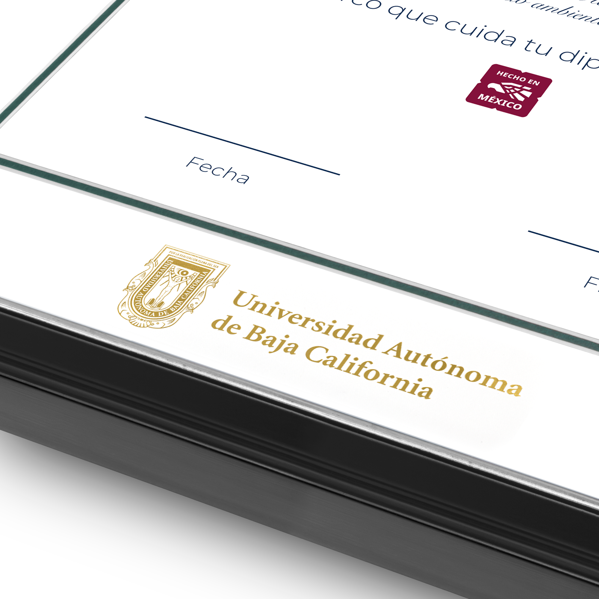 Diploma oficial UABC Marco negro con filo plateado