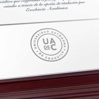 Marco Oficial en Color Caoba con Filo Plata para Universidad UAdeC