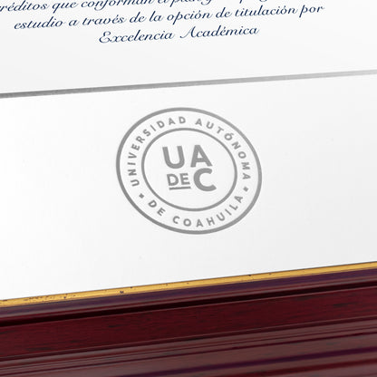 Marco Oficial en Color Caoba con Filo Dorado para Universidad UAdeC