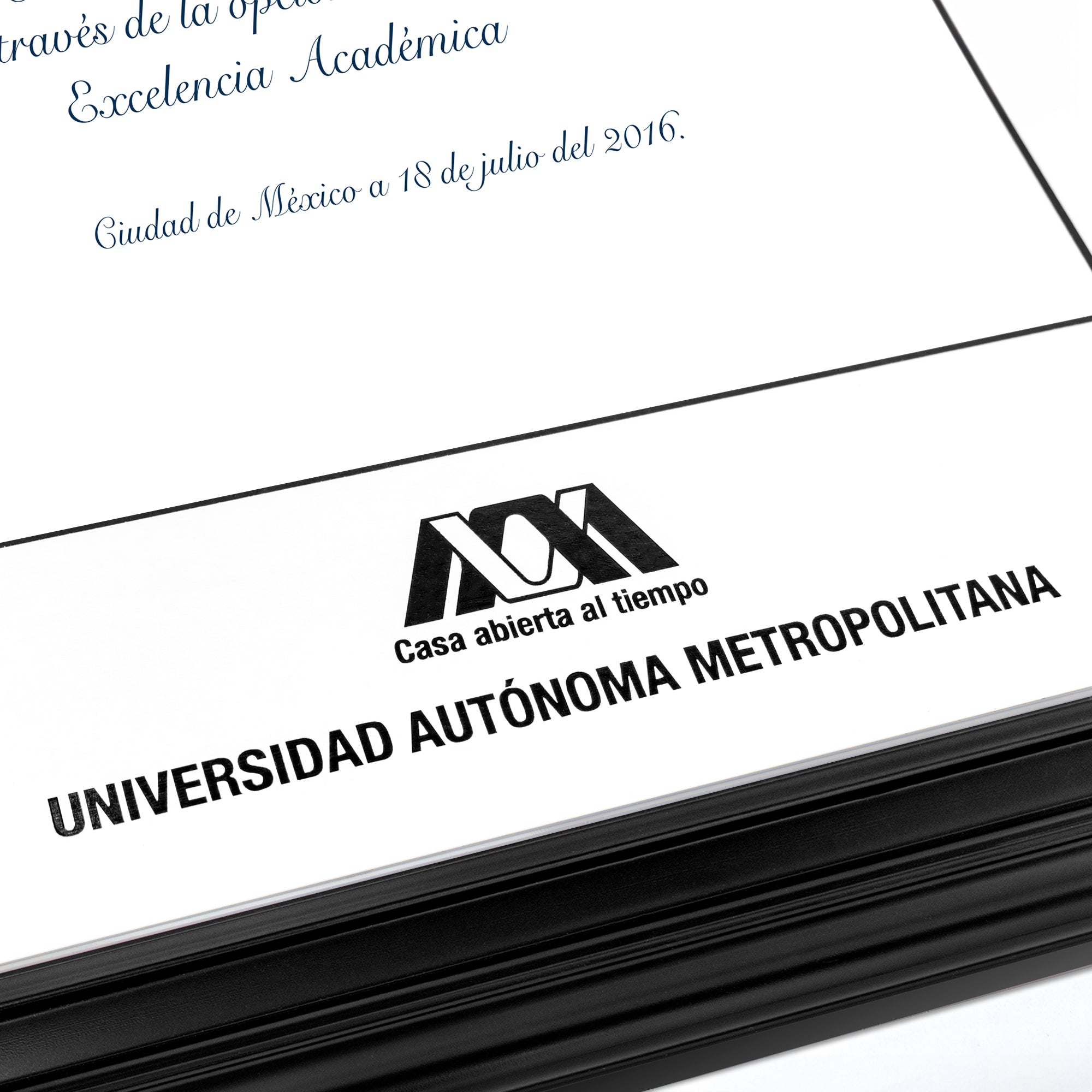 Marco Oficial UAM® en Color Negro con Relieves y Filo Plata, Para Título Universitario